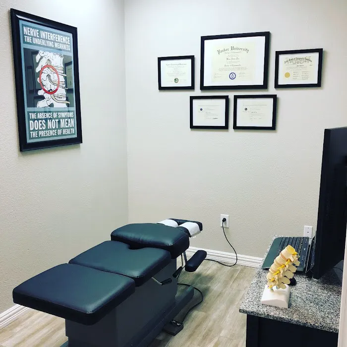 Lit Chiropractic & Re-Gen SoftWave Therapy Picture 3
