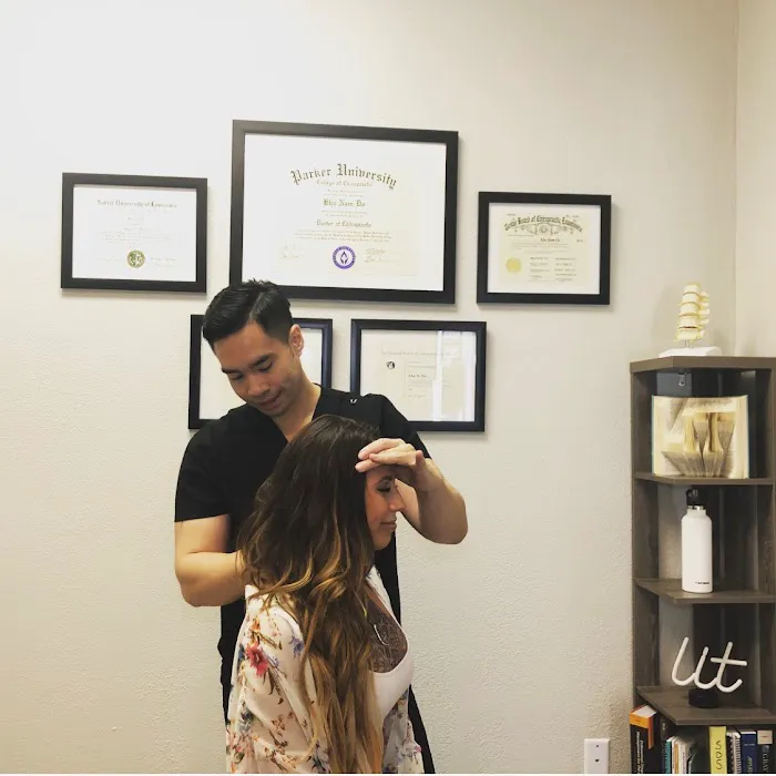 Lit Chiropractic & Re-Gen SoftWave Therapy Picture 4