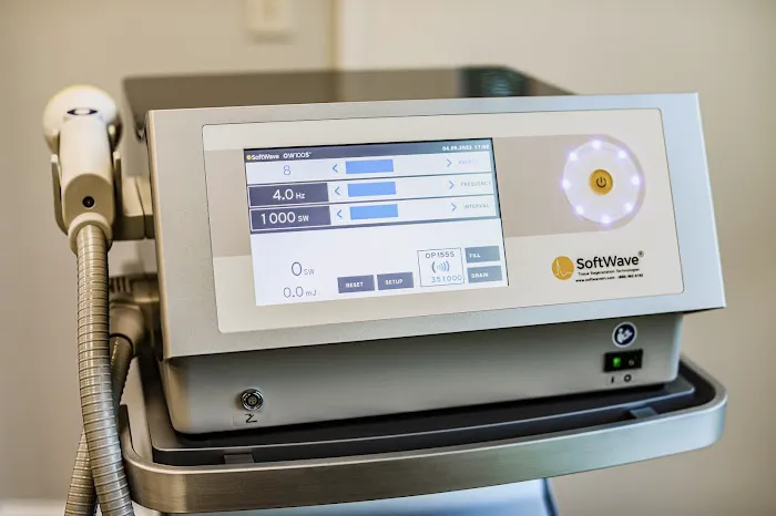 Lit Chiropractic & Re-Gen SoftWave Therapy Picture 6