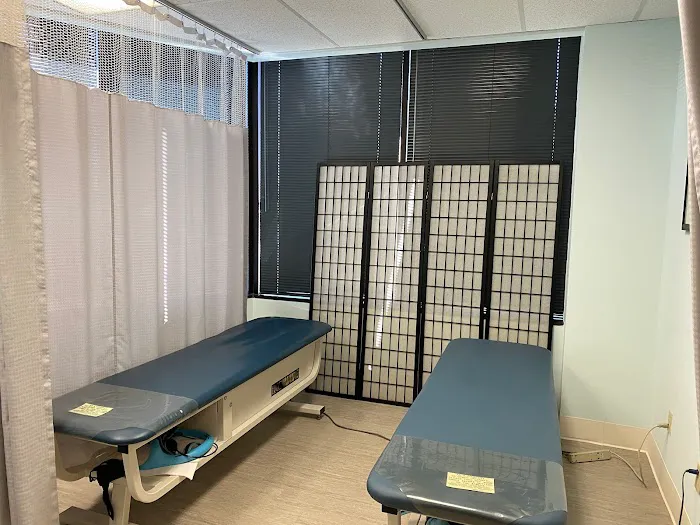 Q FUNCTIONAL MEDICINE & CHIROPRACTIC Picture 10