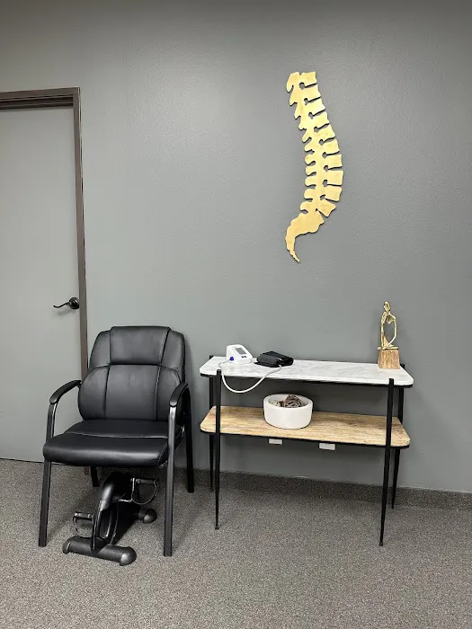 Peralta Chiropractic Garland Picture 5