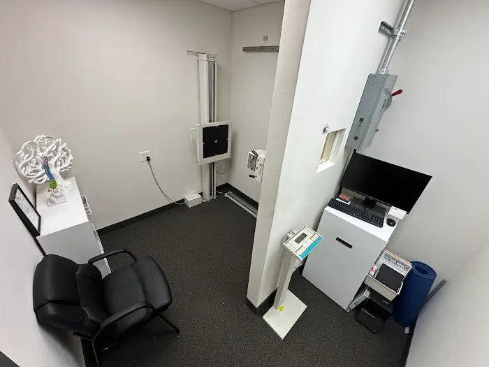 Peralta Chiropractic Garland Picture 9