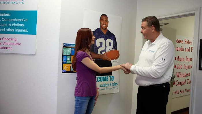 Accident & Injury Chiropractic Dallas Central Picture 6