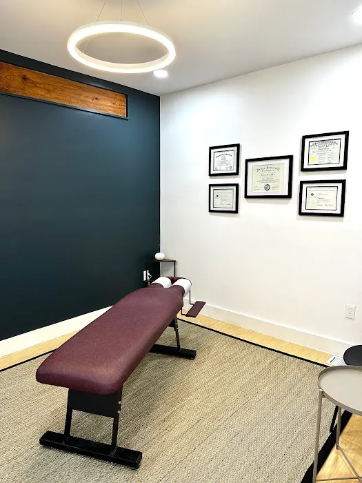 Head & Heart Chiropractic | Family, Wellness and Personal Injury Chiropractor Picture 1