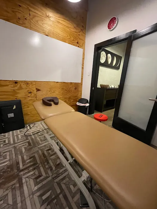 EZO Chiropractic Picture 2