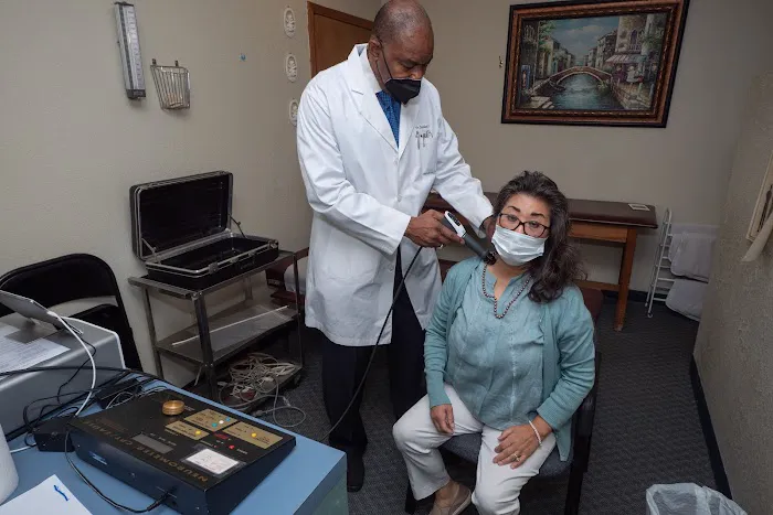 Modern Back and Neck Clinic Picture 2