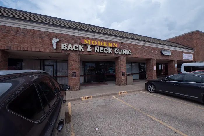 Modern Back and Neck Clinic Picture 4