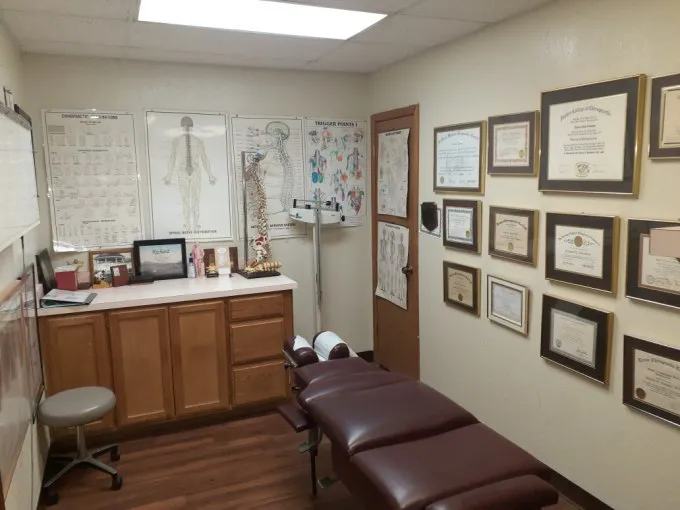 Modern Back and Neck Clinic Picture 7