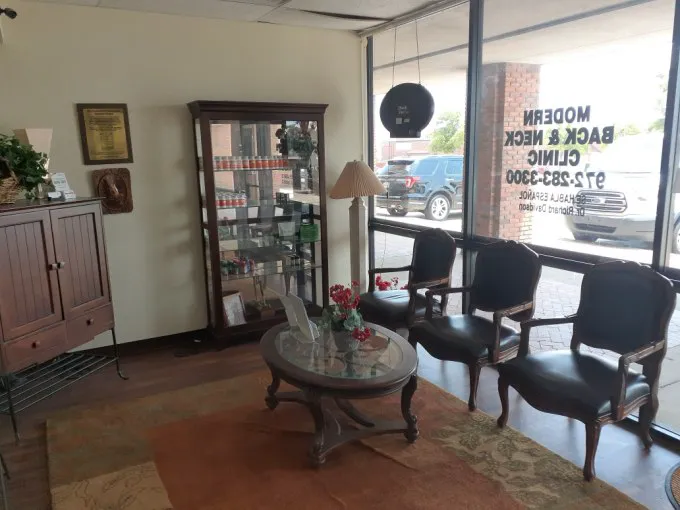 Modern Back and Neck Clinic Picture 8