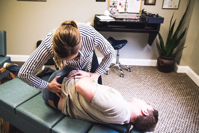 Askeland Chiropractic & Acupuncture Picture 6
