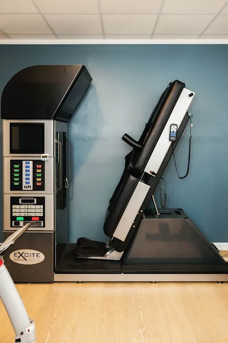 Axis Chiropractic and Rehab Center Picture 4