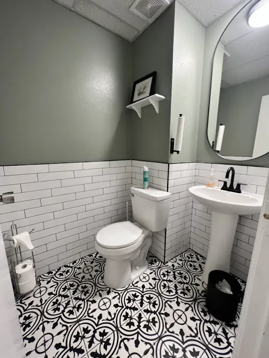 Axis Chiropractic and Rehab Center Picture 8