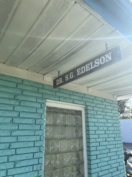 Edelson Chiropractic & Massage Picture 7