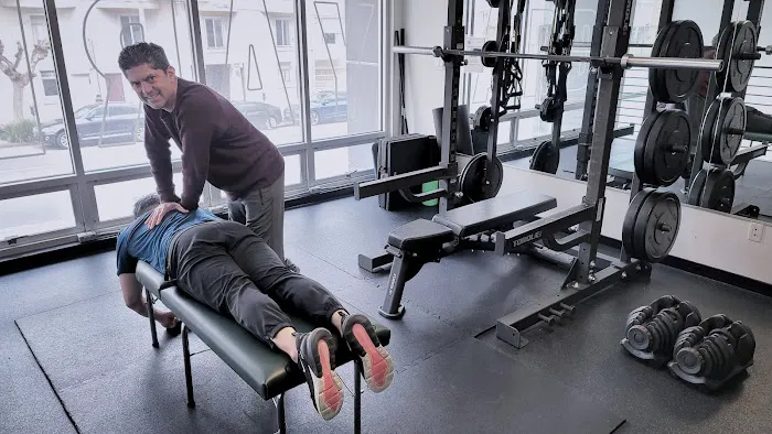 Louis Valencia, DC, CSCS Picture 4