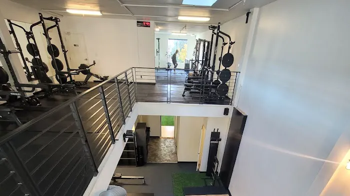 Louis Valencia, DC, CSCS Picture 3