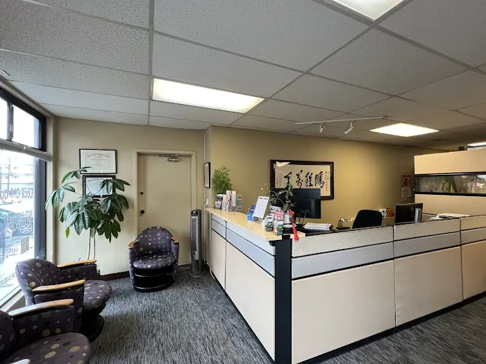 Lock Chiropractic Inc(郭) Picture 3