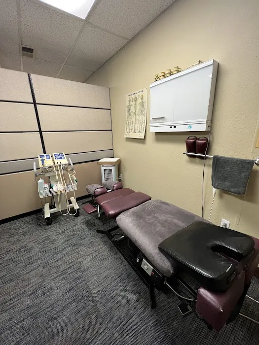 Lock Chiropractic Inc(郭) Picture 7