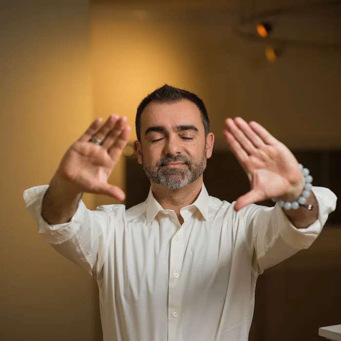 Momentum Chiropractic Clinic - Spine Pain Relief - Dr. Khanin Picture 1