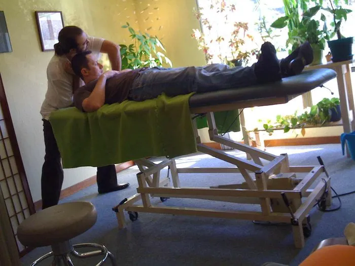 Momentum Chiropractic Clinic - Spine Pain Relief - Dr. Khanin Picture 6