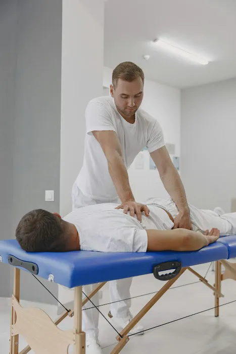 Glendale Chiropractic Picture 7