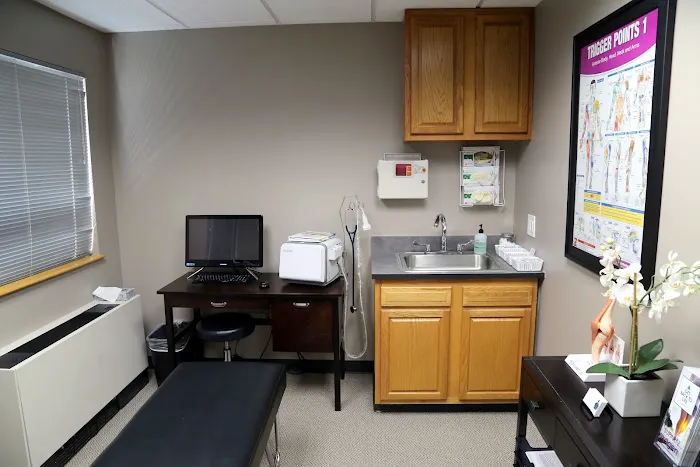 Denver South Chiropractic & Rehab Picture 5