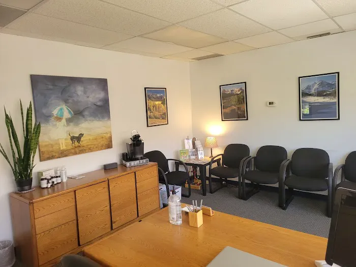 Zandi Chiropractic Picture 4