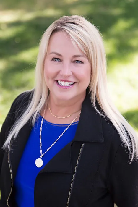 Dr. Julie Bogdan Picture 8