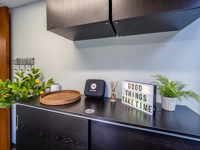 Roots Health Center Picture 8