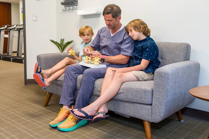 Roots Health Center Picture 5