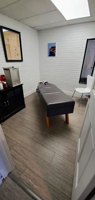 Premier Alternative Health Center Picture 5