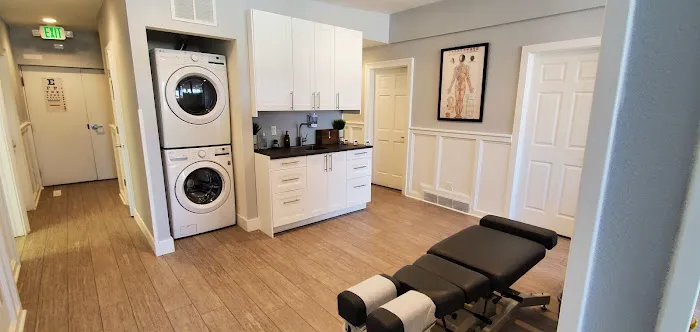 Premier Alternative Health Center Picture 2