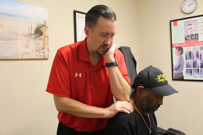 Heuser Chiropractic Health and Auto Accident Recovery Center Picture 9