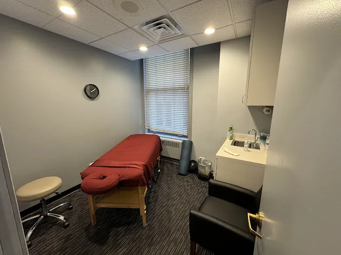 Loop Spine & Sports Center Picture 8