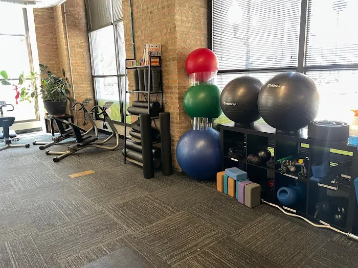 Chiro One Chiropractic & Wellness Center of West Loop Picture 9