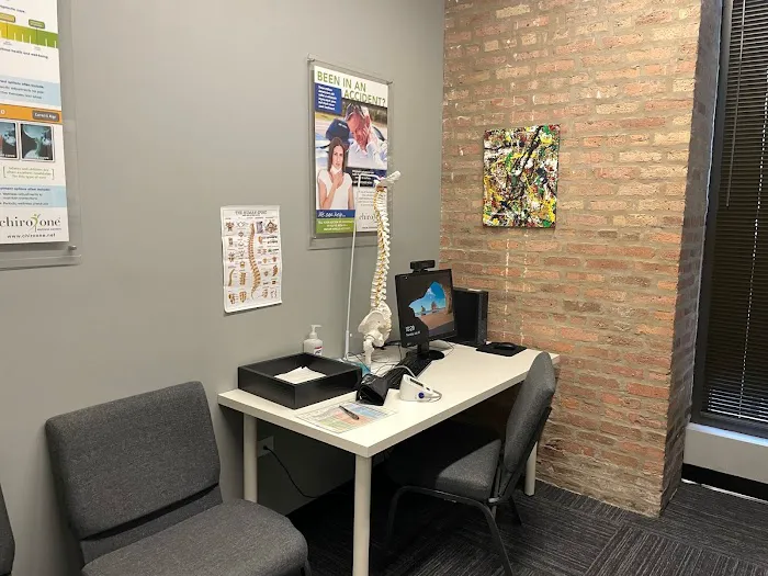 Chiro One Chiropractic & Wellness Center of West Loop Picture 3