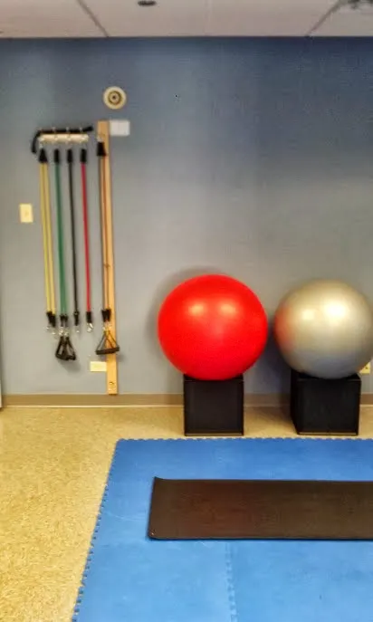 Lakeshore Chiropractic and Rehabilitation Center Picture 3