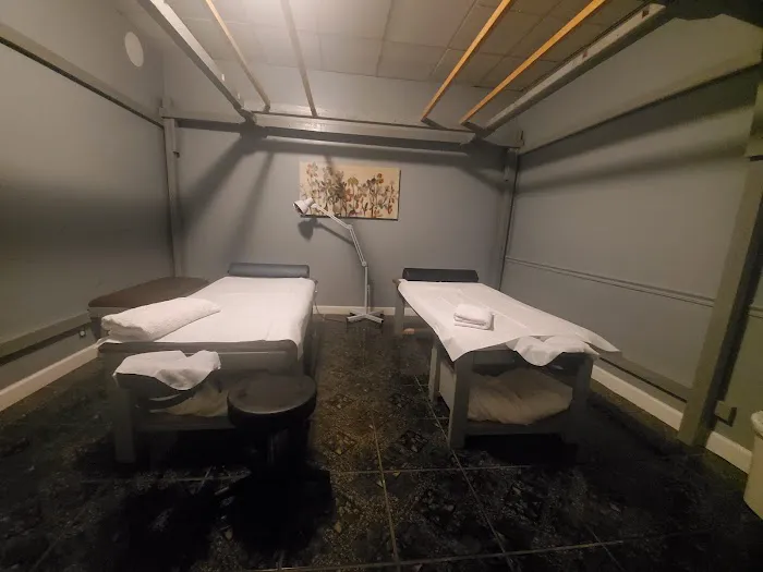 Pain Stop Wellness - Chinatown Picture 1