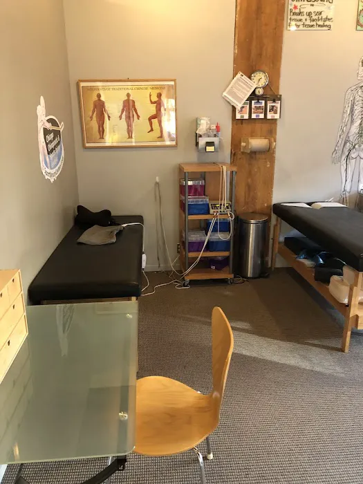 Chicago Chiropractic & Sports Injury Centers Picture 3