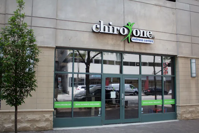 Chiro One Chiropractic & Wellness Center of River North Picture 2