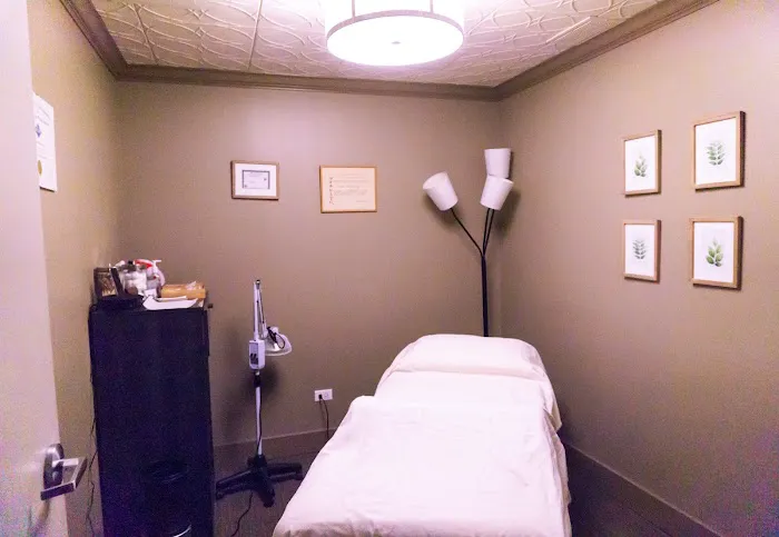 Aligned Modern Health Picture 6