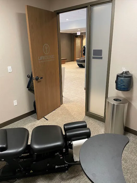 LifeClinic Chiropractic & Rehabilitation - River North One Chicago, IL Picture 1