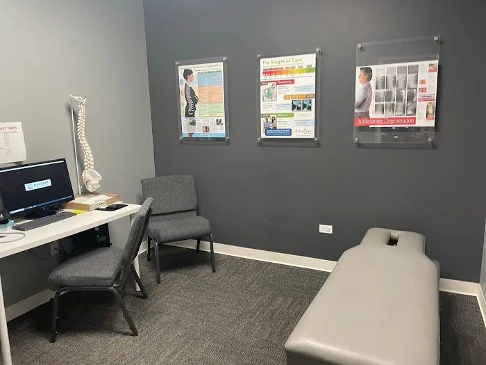 Chiro One Chiropractic & Wellness Center of Evergreen Park Picture 1