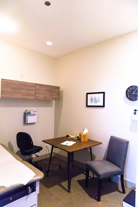 Aligned Modern Health Picture 9