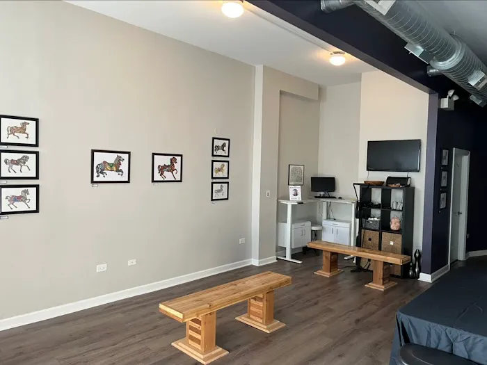 Universal Wellness Source of Roscoe Village Picture 7