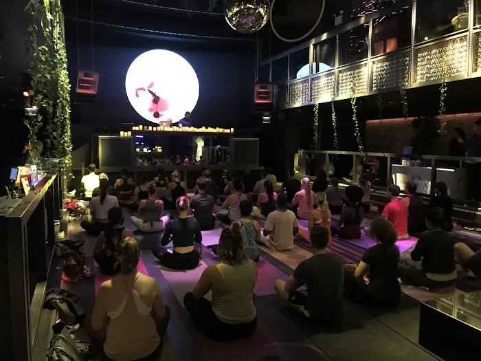 Universal Wellness Source of Roscoe Village Picture 6