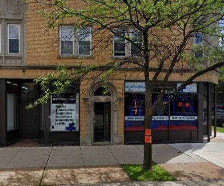 Doctores y Mas Quiropractico de Accidentes en Chicago IL