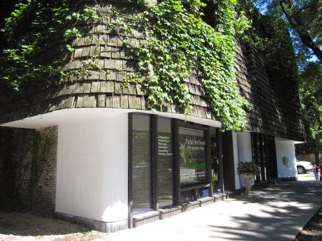 Total Wellness Chiropractic: Beith Kimberly DC Picture 1