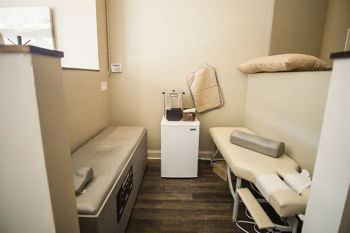 Aligned Modern Health Picture 3