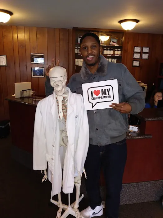 Lansing Chiropractic Clinic & Wellness Medical Center Picture 2