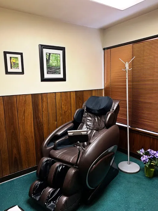 Lansing Chiropractic Clinic & Wellness Medical Center Picture 6